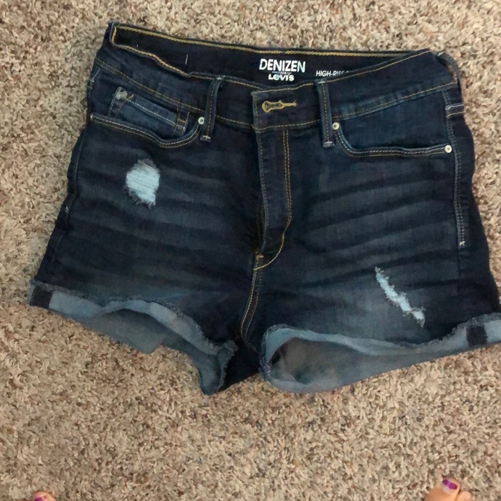 High rise Levi shorts